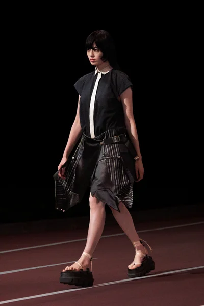 Look 7